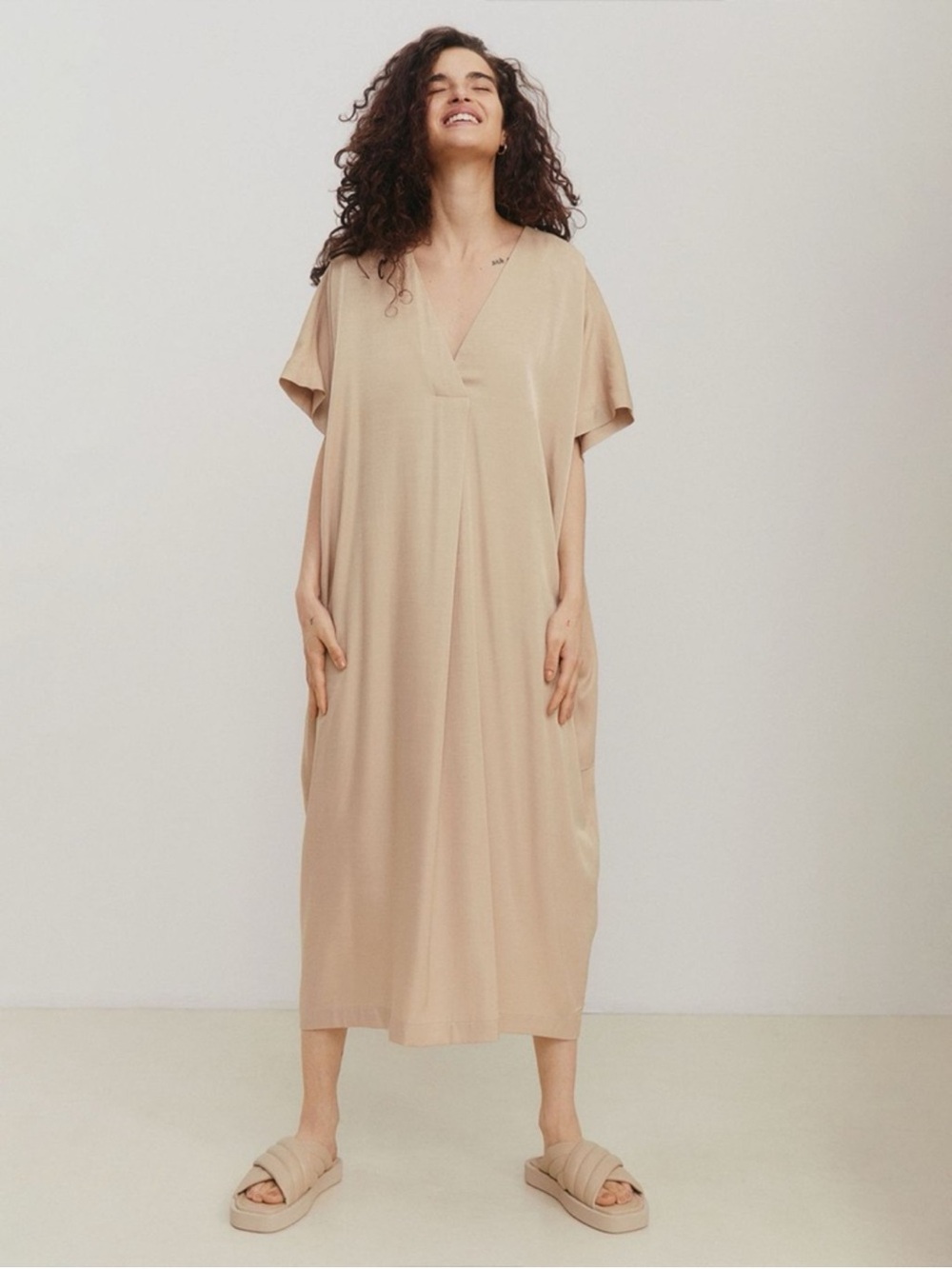 H&M Beige V-Neck Midi Kaftan Dress